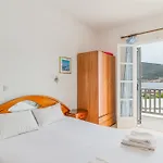 Sifnos 3 Apartment *